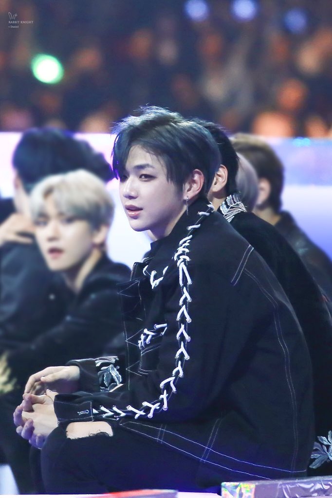 강다니엘 너무 좋다 어떡하지 거품물거같애 | 인스티즈