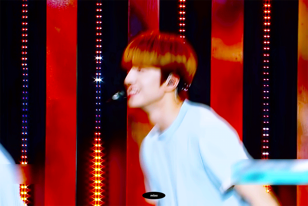 뭐지 이짤 왜케 뭔가 귀여운데 자신의 안무에 자신만만한 그런 상큼한 느낌이지? | 인스티즈