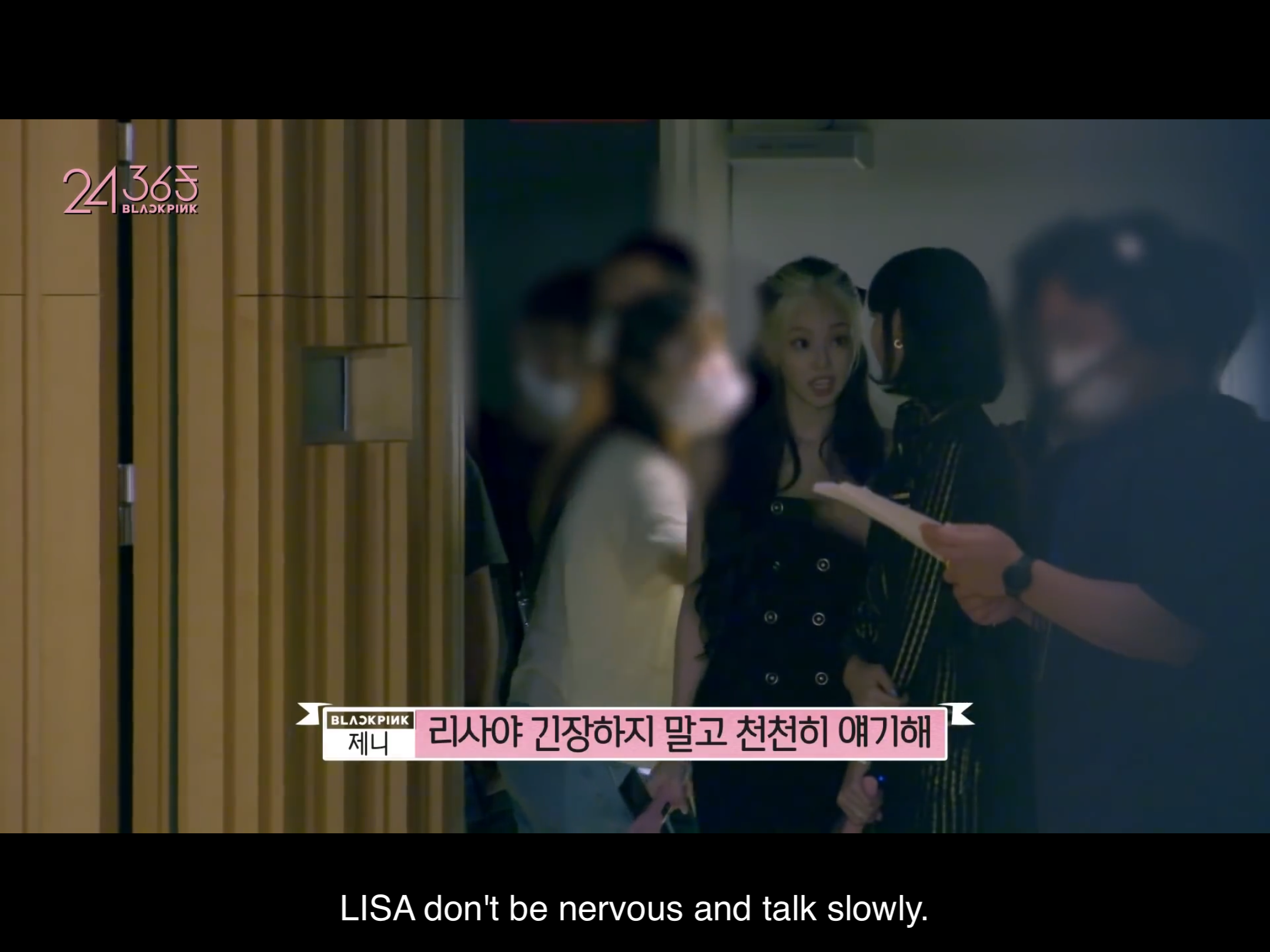 블핑 기자회견때 리사 긴장하니까 제니가 긴장하지말고 천천히 하라고 말해주는거 핵스윗하다 ㅜㅜㅜㅜㅜㅜㅠ | 인스티즈