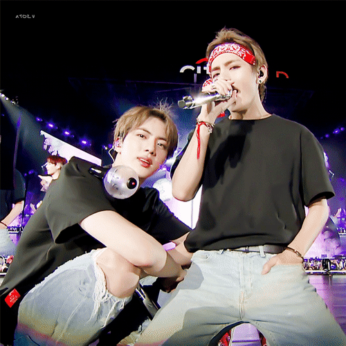 기분이 안 좋을 때마다 보는 방탄 진 뷔 개안짤 | 인스티즈