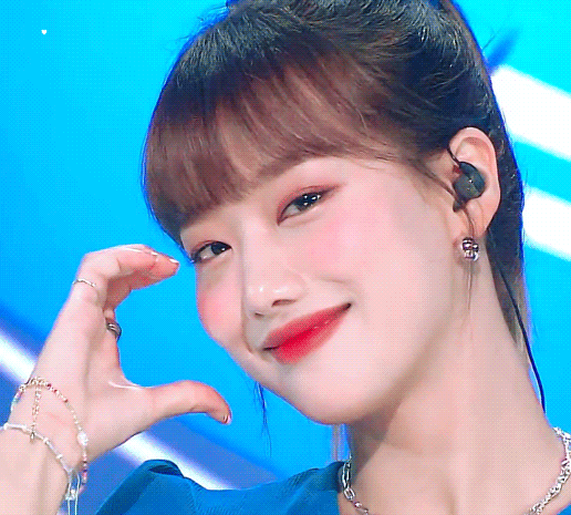 와 인기가요 스페셜무대 이나은 겁나 예쁘다.. | 인스티즈