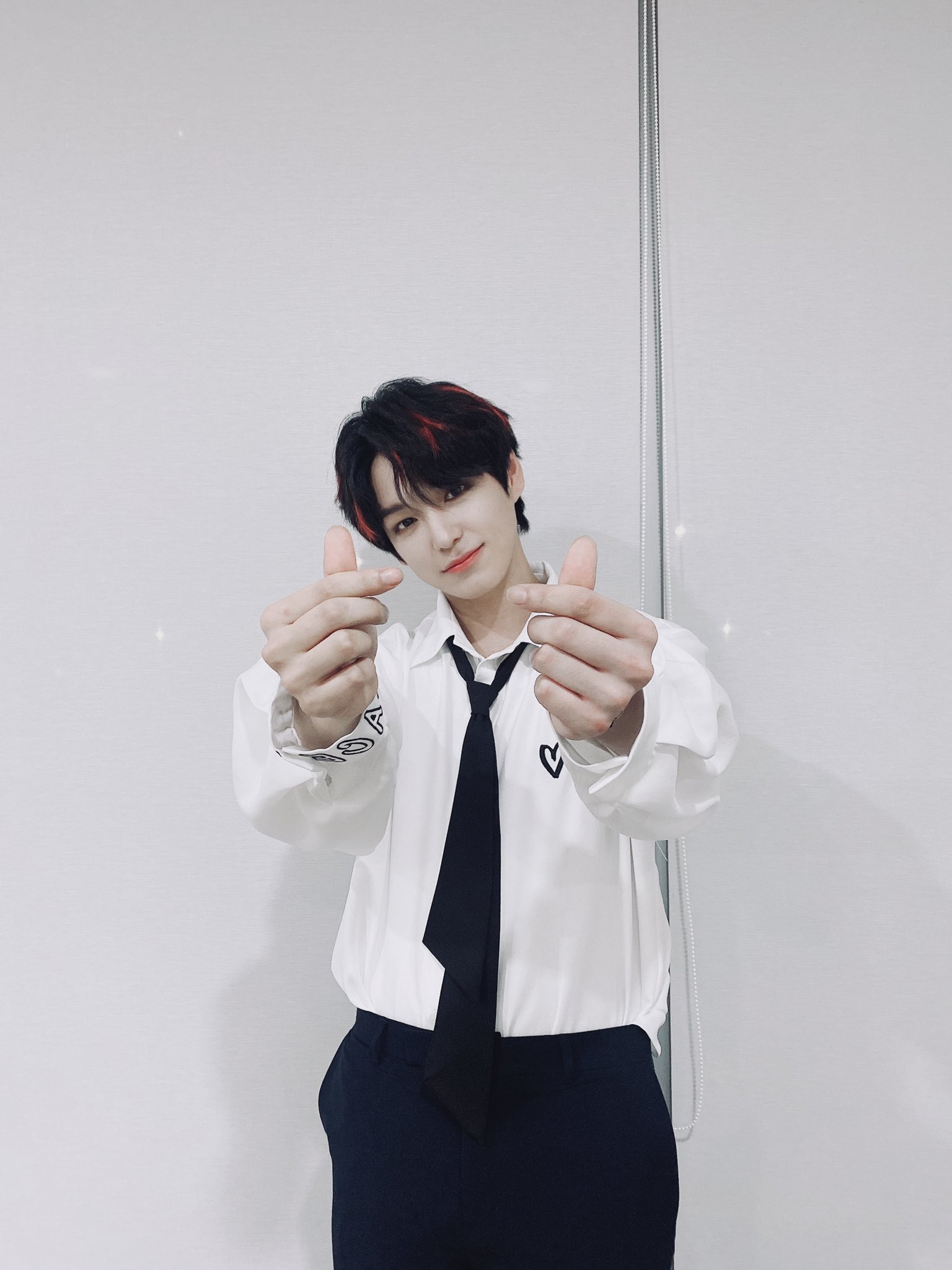 콘서트 끝나고 회식하고 브이앱오고 멤트까지 온 | 인스티즈