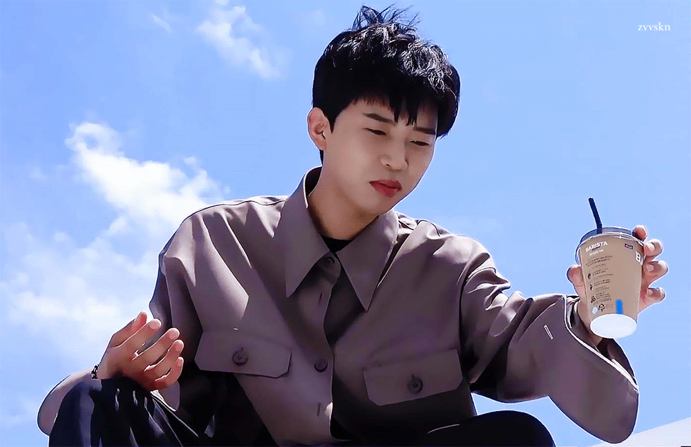 임영웅 한번 잘생겨보이니까 계속 신경쓰인다 | 인스티즈