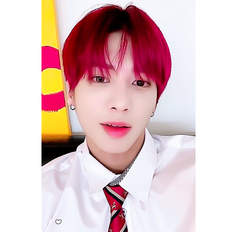 강태현 누가 교복 입고 넥타이 만지작거리고 입술 혀로 어ㅓ어 쓸라고 했지요??????? | 인스티즈