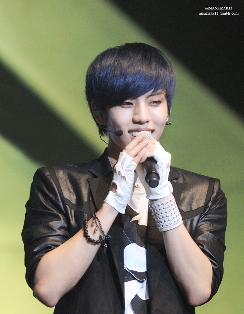 나 중학교때 인피니트 동우 추격자 블루블랙 머리 예뻐서 따라한 애들 많았는데 | 인스티즈