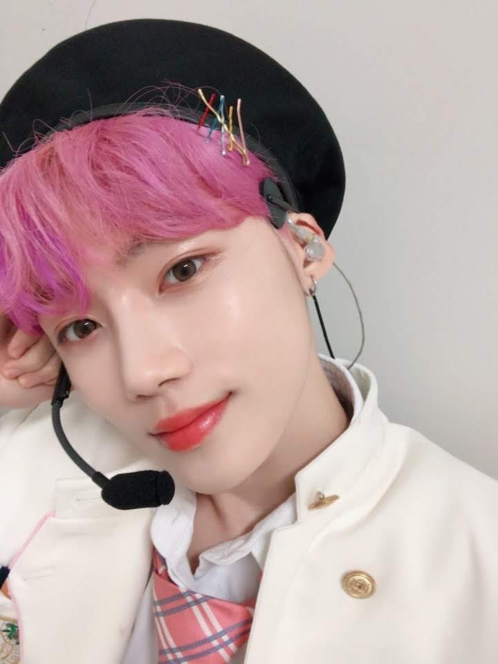 멤버들도 인정한 셀카 잘 찍는 아이돌 (각도 같음 주의) | 인스티즈