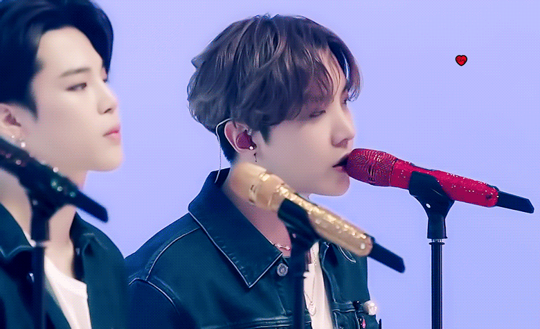 내가 좋아하는 애들 빨간 마이크 쓴다❣❣🔥🔥 | 인스티즈