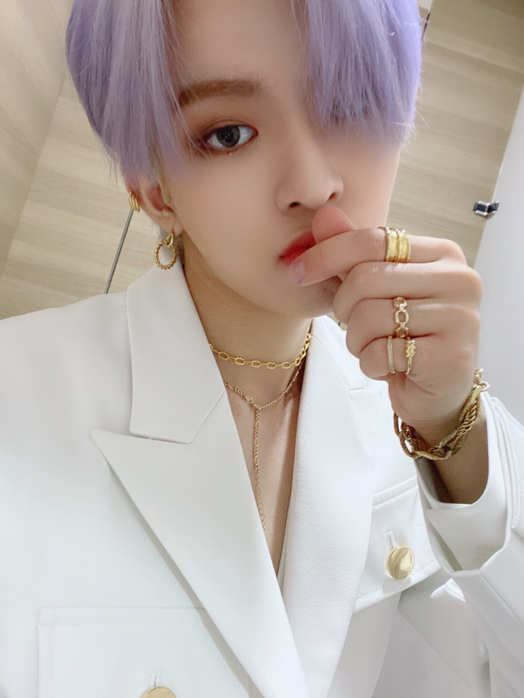 천둥번개때문에 잠못드는 팬들 챙겨주는 우리 막내🥺 | 인스티즈