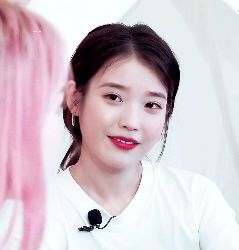 아 돌겠다 아이유 승희 보는 표정 뭐야 | 인스티즈