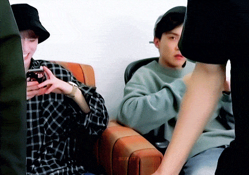 방탄팬은 이 짤을 보면 어디에 치일까 | 인스티즈