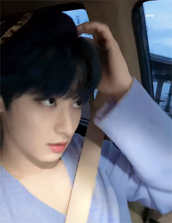 눈 또 이쁘게 뜨고 말이야! 어? 고양이야? | 인스티즈