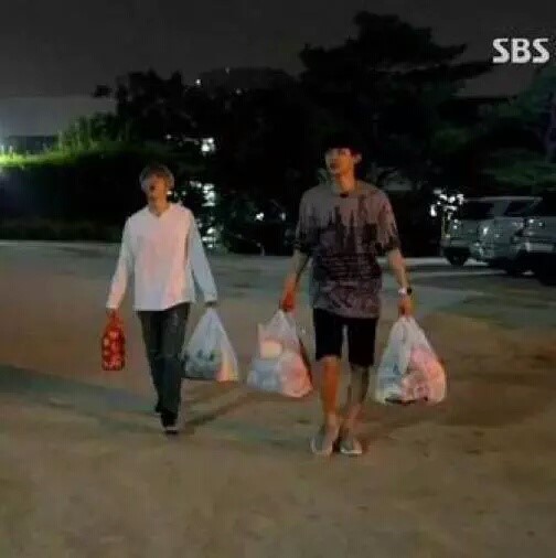 ㄱ 찬백은 동갑친구 바이브도 강한데 또 신혼부부같은 느낌이 있어 | 인스티즈