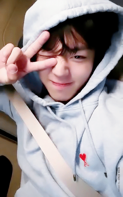 박지훈 메이들 앞에서는 시선 신경 안 쓰는 거 너무조앙 | 인스티즈