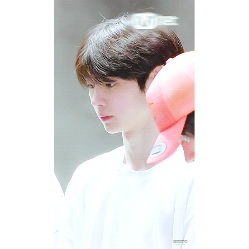 이따 12시부터 위버스에서 🤍박성훈🤍 투표부탁드려요💖💖 | 인스티즈