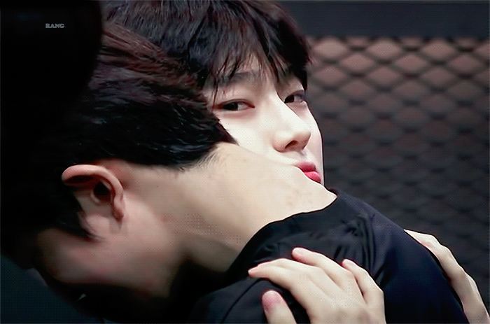 이거 김선우 안는사람 누구야?? | 인스티즈