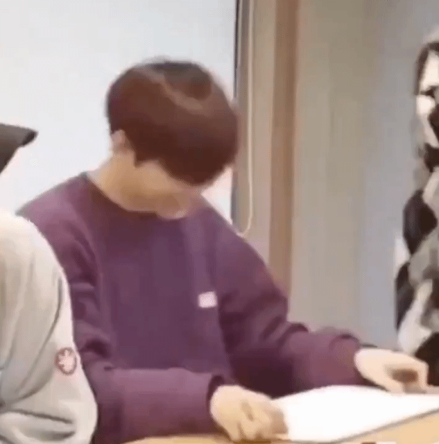 난 효진이가 이렇게 웃는게 너무 조아.. | 인스티즈