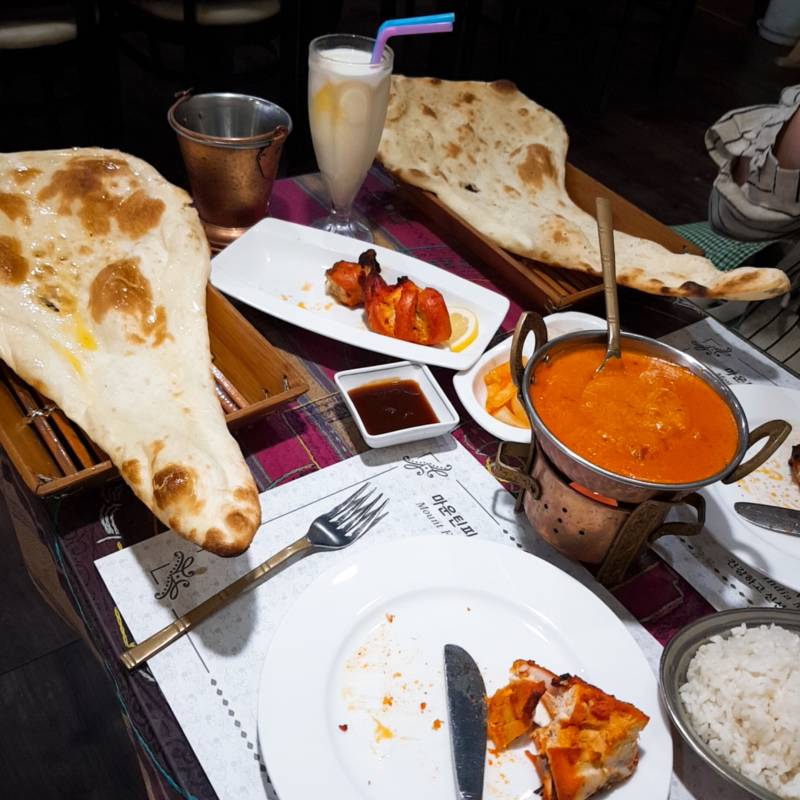 인도식 커리 처음 먹어 봤는데 와아아ㅏ 난이 진짜 뮈쳤더라 | 인스티즈
