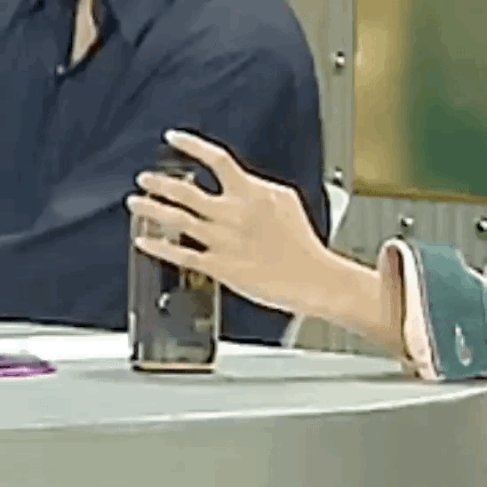 다들 김우석 얼굴만 보는데 손이 진짜 대박이야 | 인스티즈