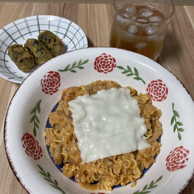 알바에서 받아온 남은 재료로 야식 만들어 먹었다!!! | 인스티즈