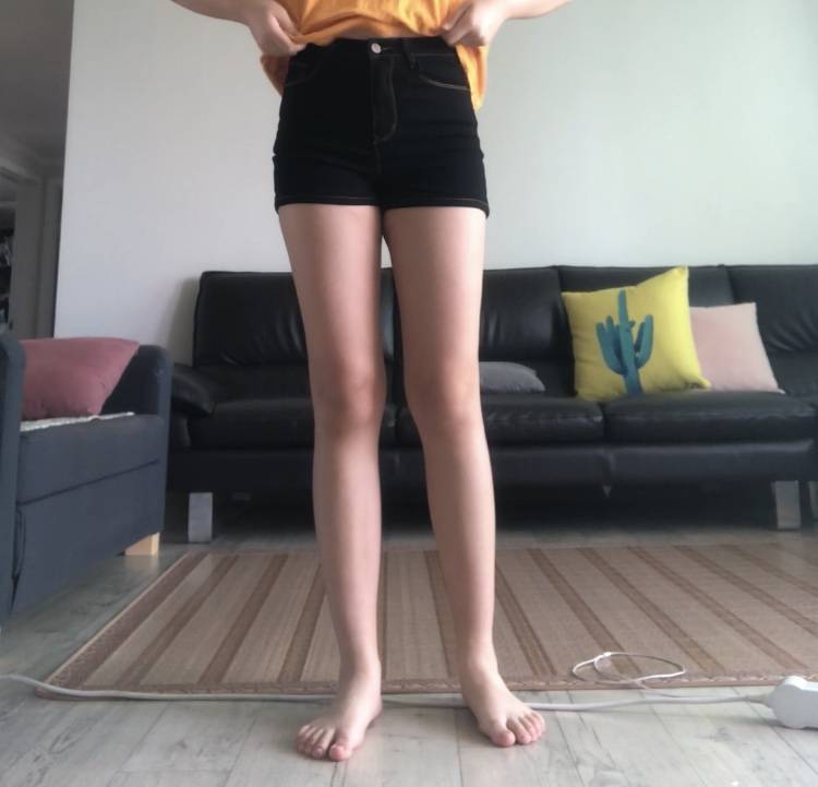 옼ㅋㅋㅋ 보정 하나도 안한 그냥 영상 캡처인데 다리 좀 길게 나온거같아! | 인스티즈