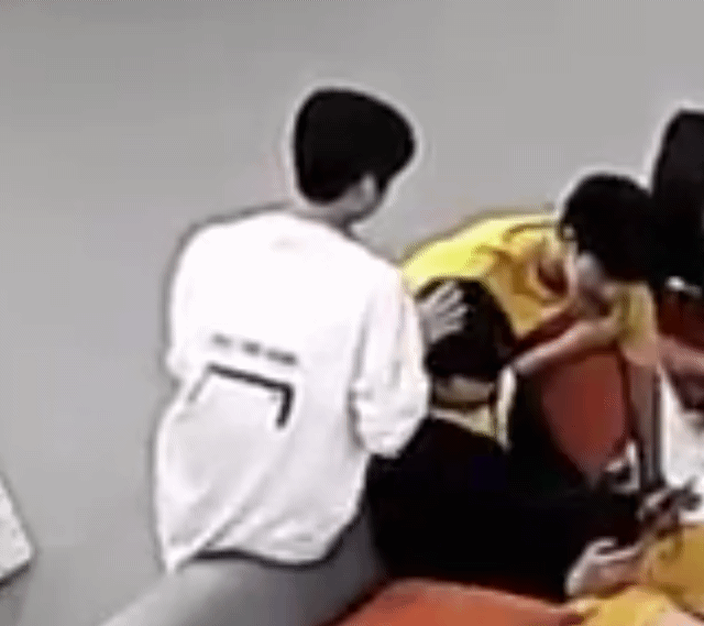 아이랜드 이건우 이정도면 나이속인게 아닐까? | 인스티즈