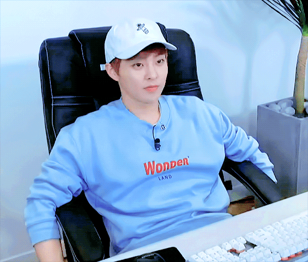 힝구 시우민 보고싶다ᓚᘏᗢ | 인스티즈