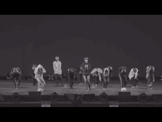 칼군무에서 오는 안정감 | 인스티즈