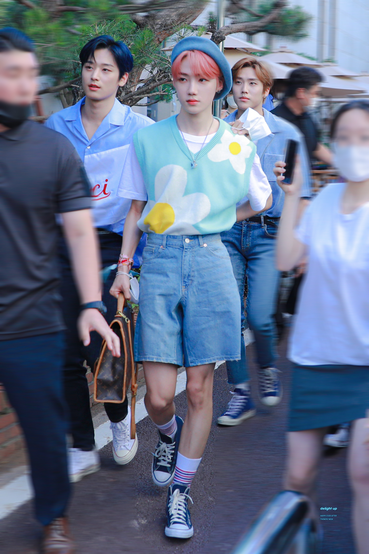 Wow 이런 옷을 소화하네 | 인스티즈