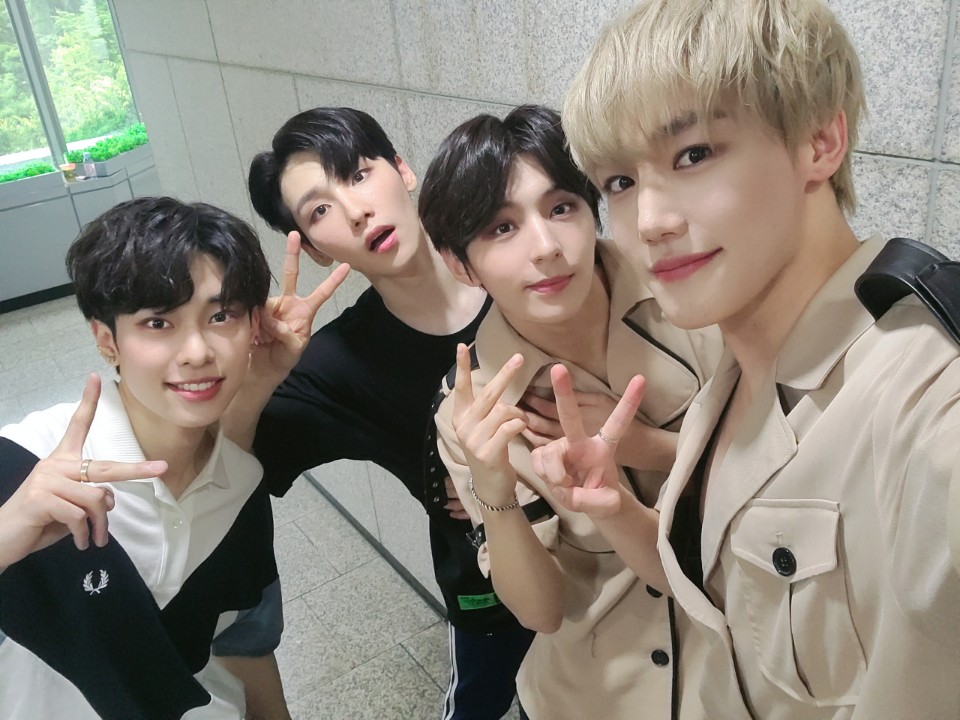 에이비식스 삐삐 깡들 들어오세용🎳❤ | 인스티즈