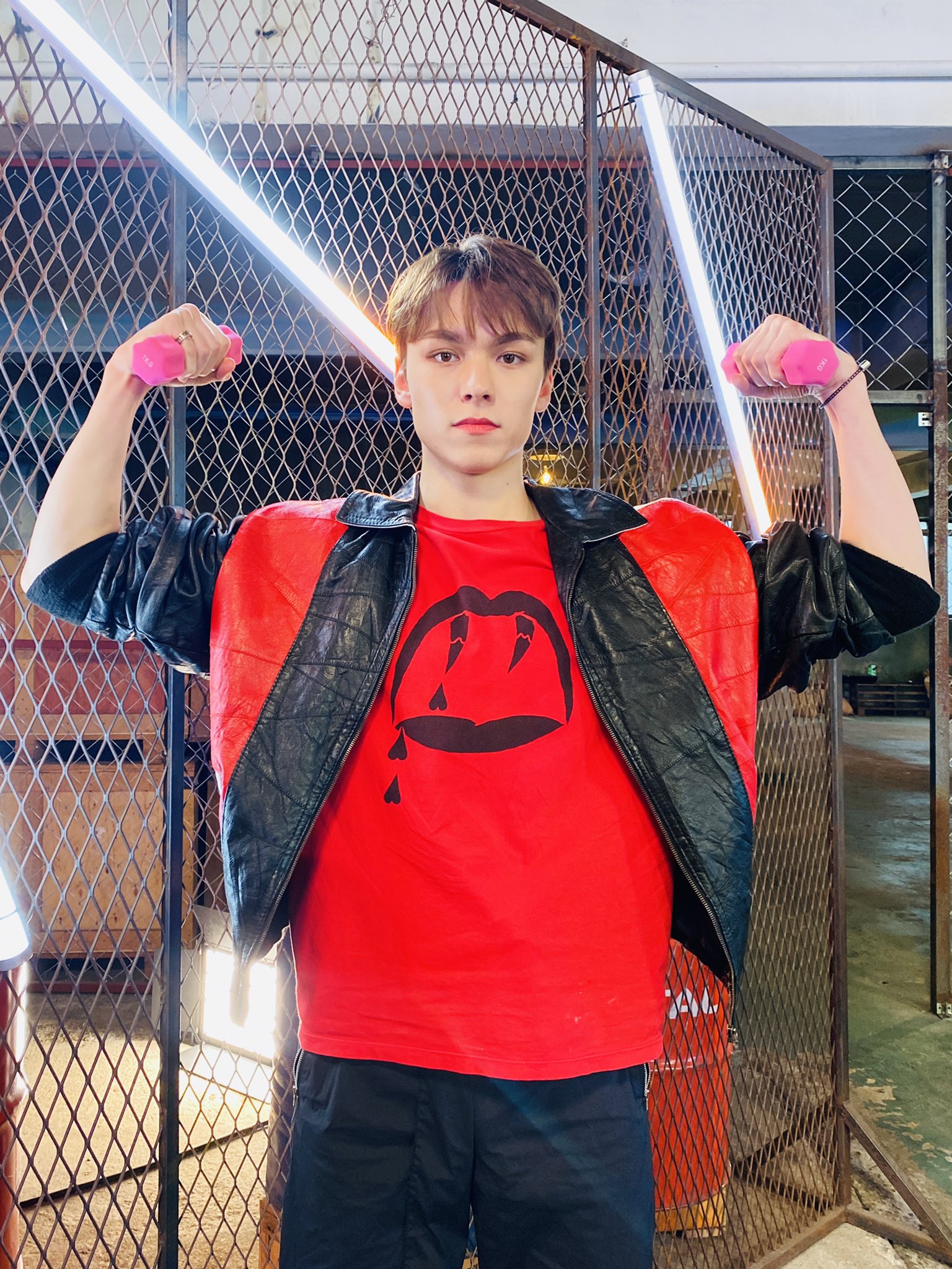 세븐틴 파트스위치에서 서로 무대의상 바꿔입은거 ㄹㅇ 변태아님????? | 인스티즈