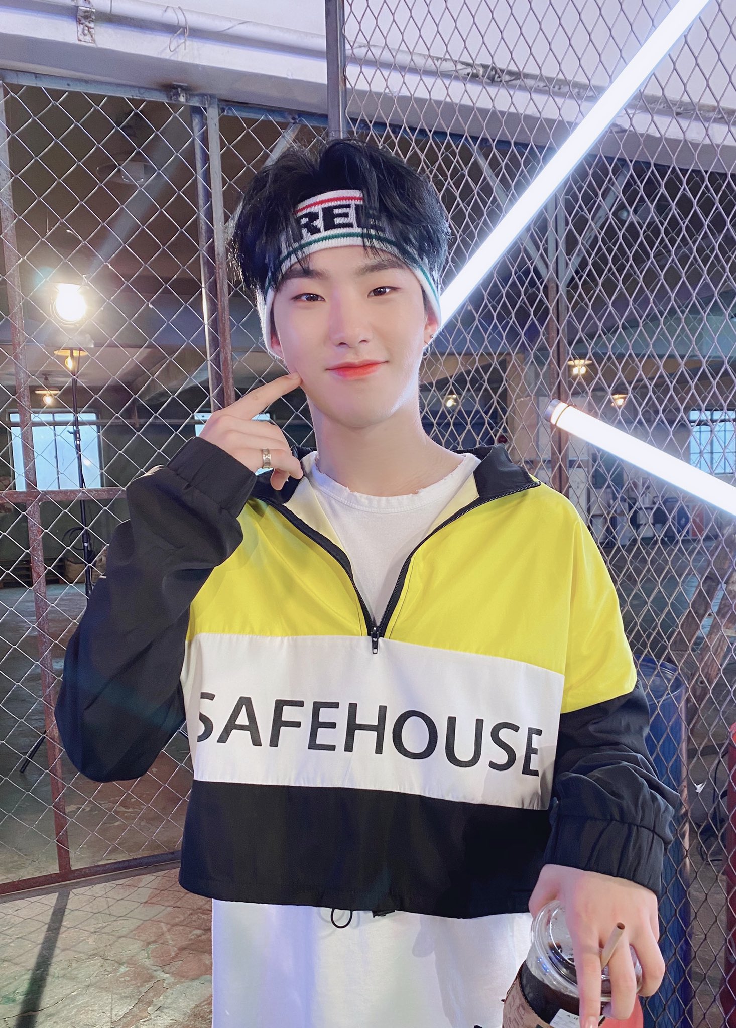 세븐틴 파트스위치에서 서로 무대의상 바꿔입은거 ㄹㅇ 변태아님????? | 인스티즈