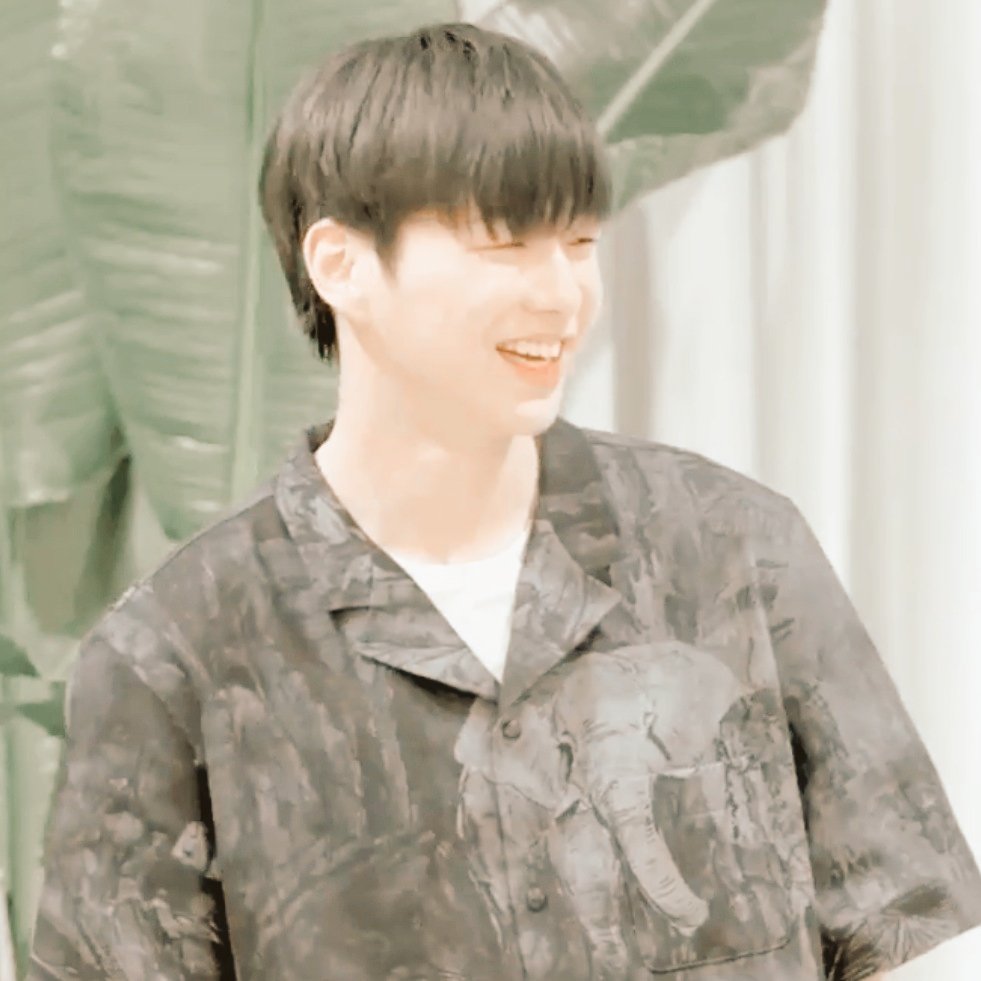 강다니엘 컨포보고 머리 확친줄 알았는데 어리를병지 스탈같다 | 인스티즈