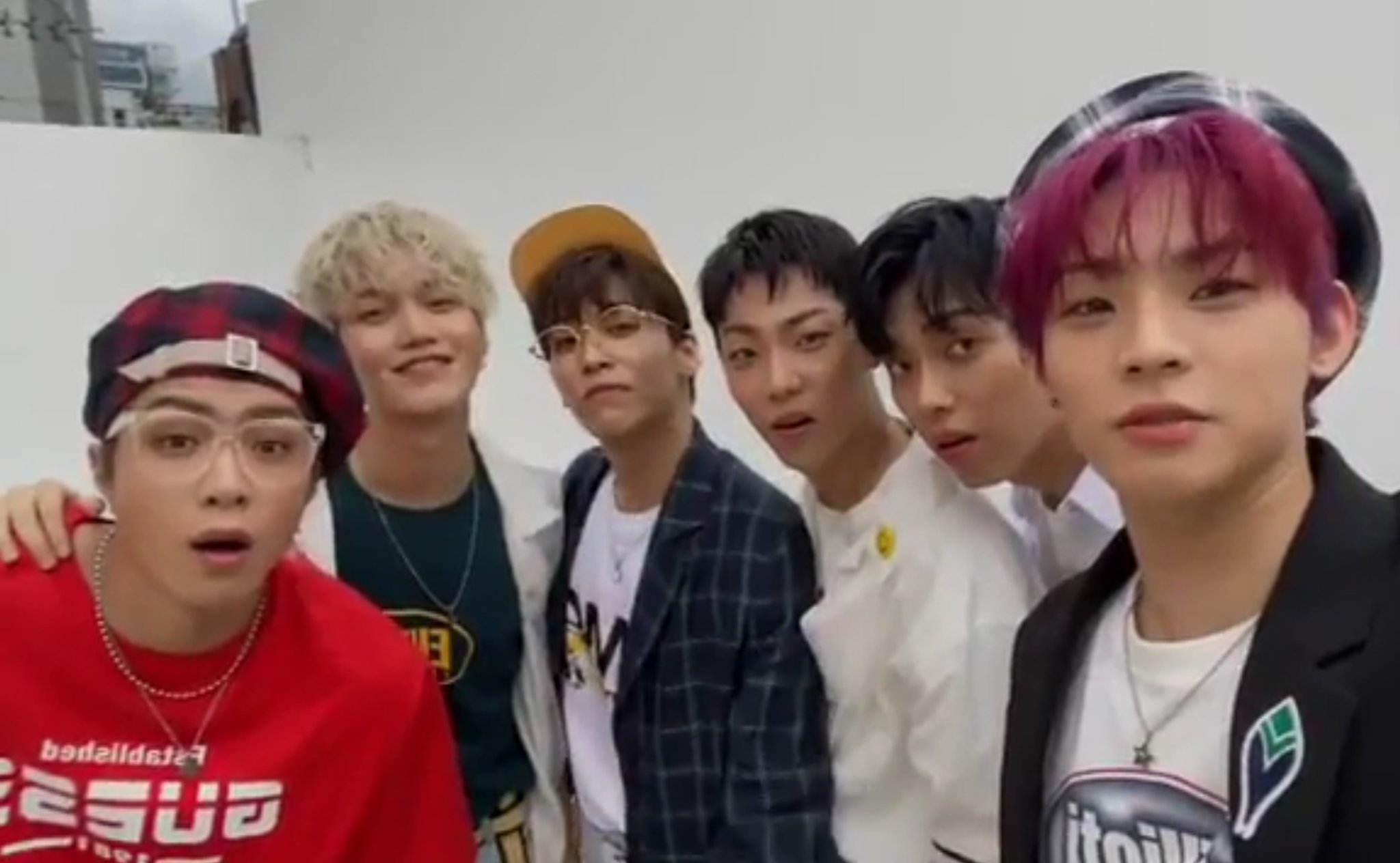 온앤오프 브이앱에 팬들이 팬쉽 달고 댓글쓰니까 놀라는거봐.. | 인스티즈