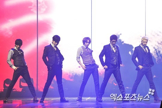 내가 제일 좋아했던 남돌 수트의상 | 인스티즈