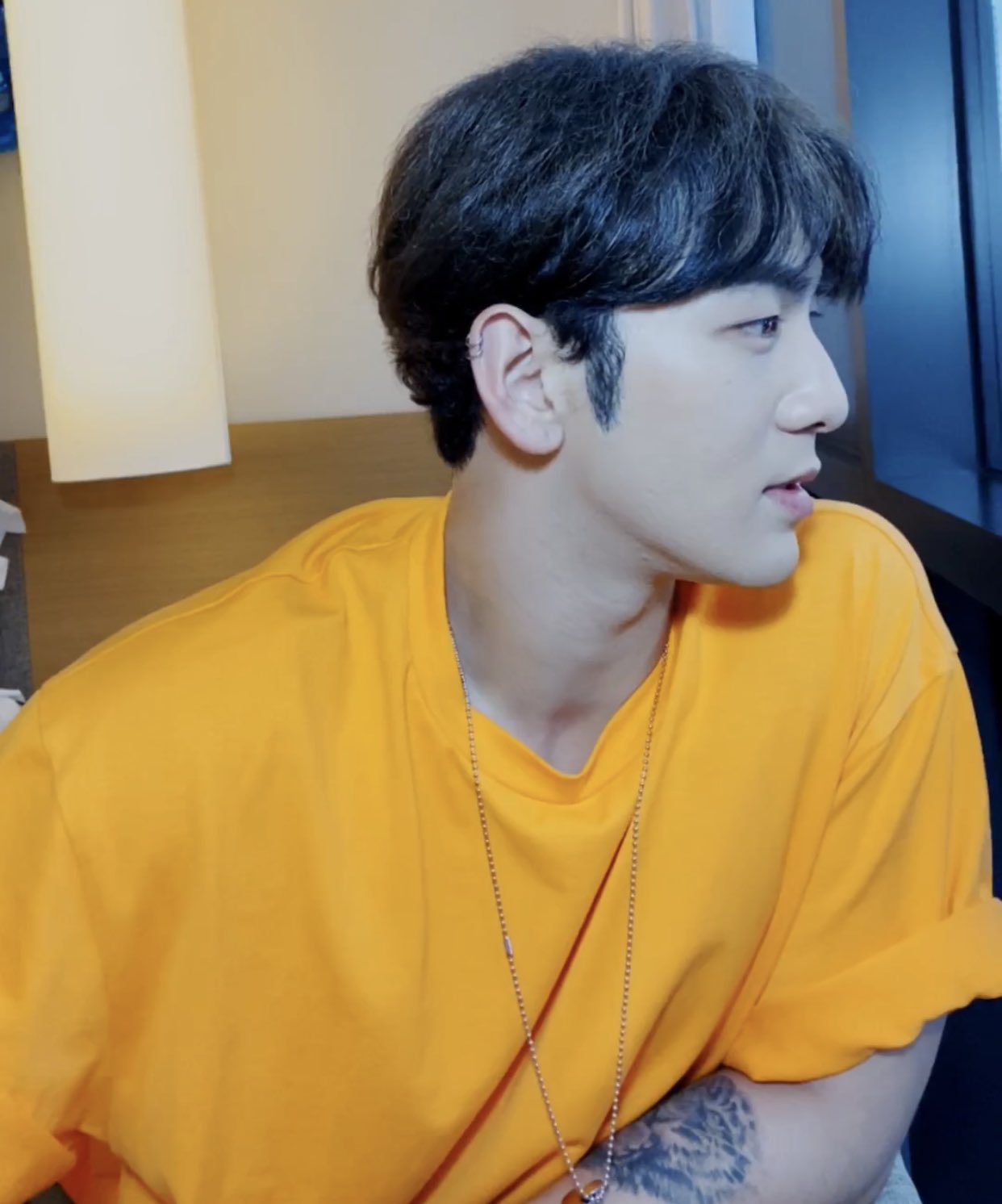 강동호 정면이랑 옆선 느낌다른거 좋아서 미치겠음ㅜㅡㅜ | 인스티즈