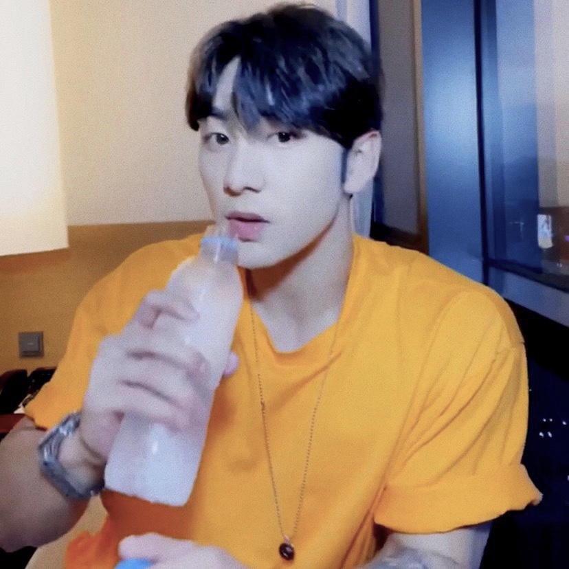 뉴이스트 강동호 윗짤이 연습생 때고 아랫짤이 올해인데 | 인스티즈