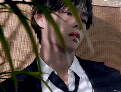 [잡담] 처음에는 뷔 목소리 듣고 생각했던거랑 너무 달라서 되게 놀랐었는데... | 인스티즈