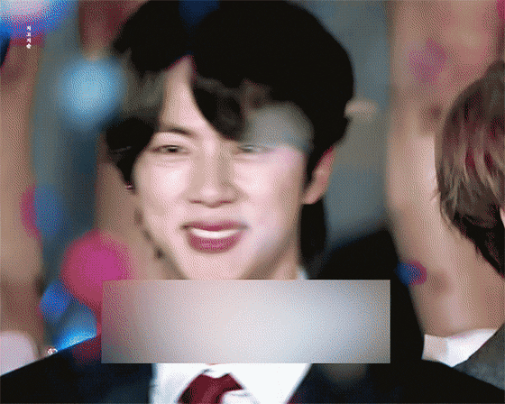 [잡담] 보통 연옌들 카메라 보면 웃는데 방탄 진은 반대야 | 인스티즈