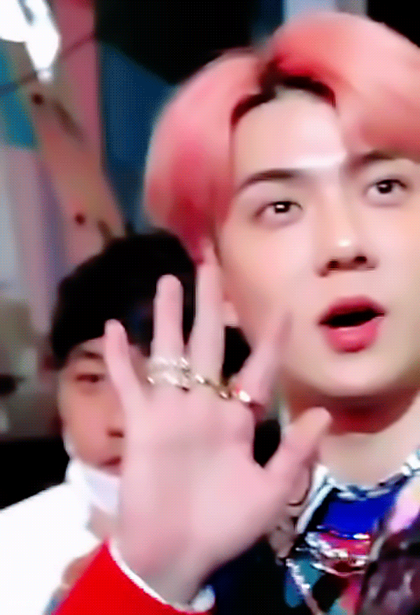 세훈이가 안녀엉 하는 게 너무 귀여워 | 인스티즈