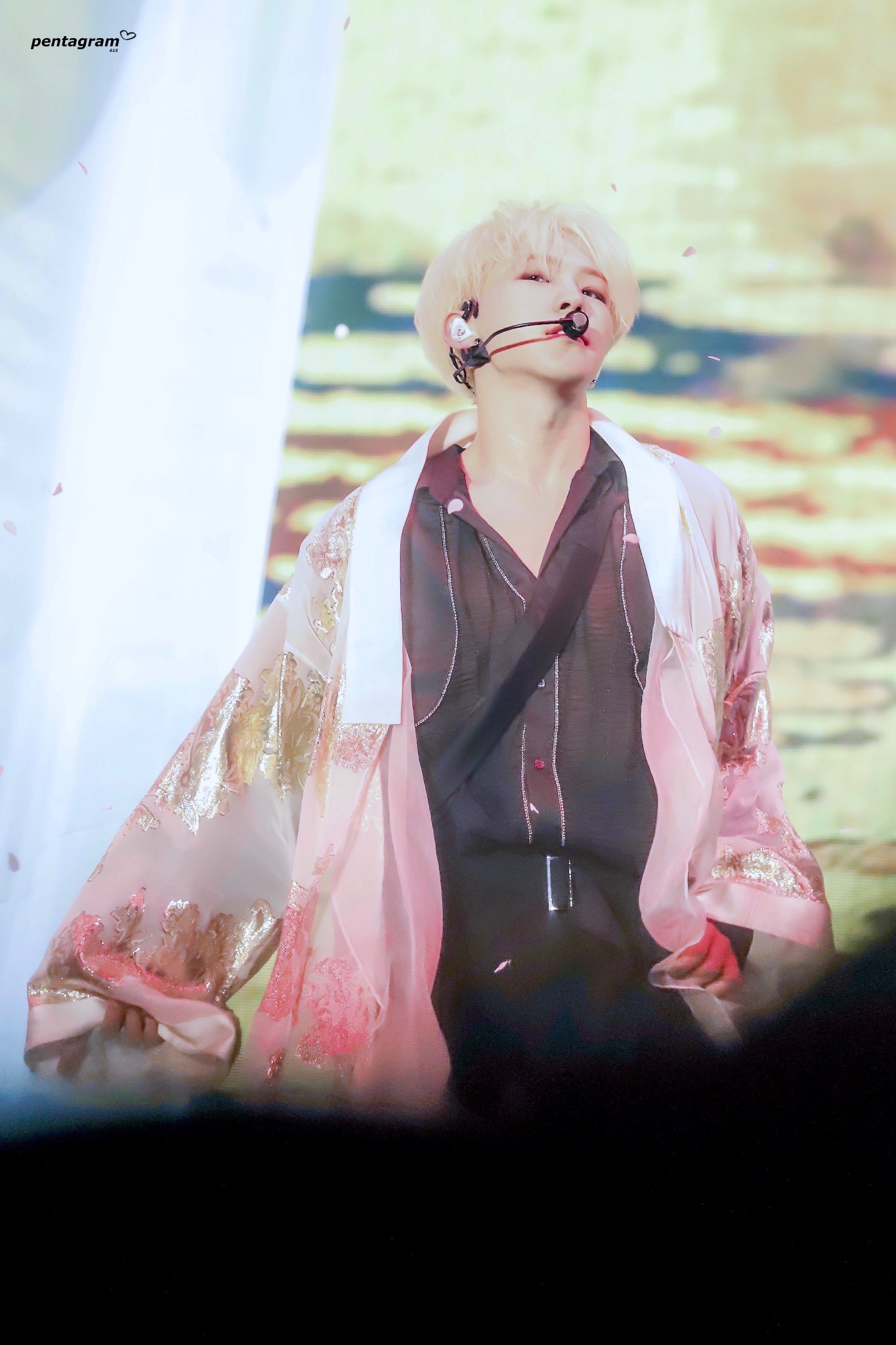 진짜 절대절대절대 모른척 할테니까 코디가 이 의상 한 번만 재탕 해주면 소원이 없겠어ㅠㅠㅠㅠㅠㅠㅠ | 인스티즈