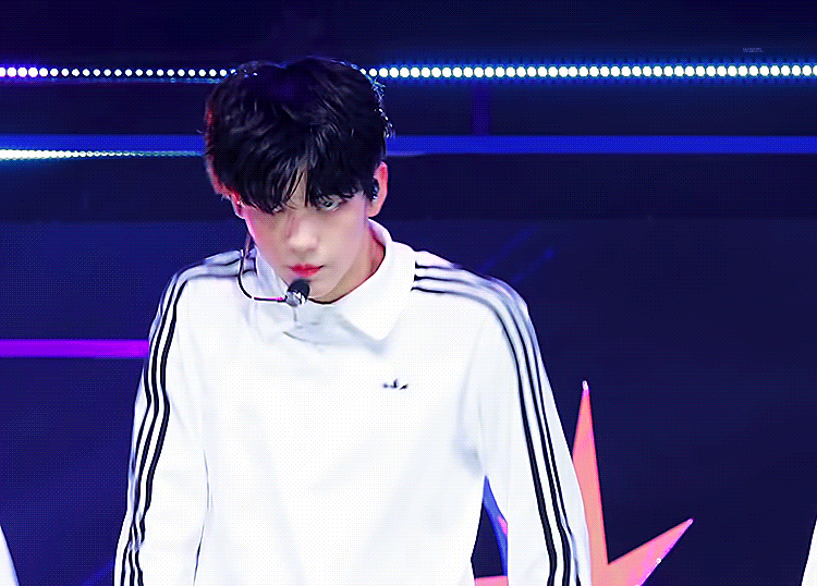 어떡해 우리 토끼가 엠씨하는걸 보는 날이 오다니!!!!! | 인스티즈