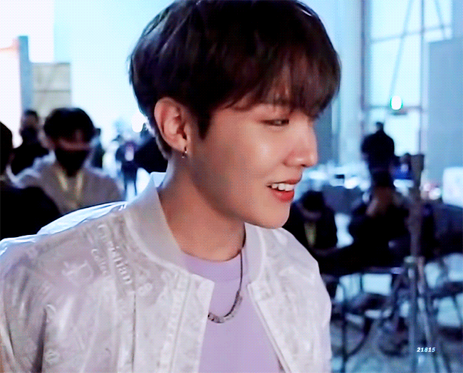 [잡담] 호비 솔앨 기념 큰방에 호비 짤 풀어야지 | 인스티즈