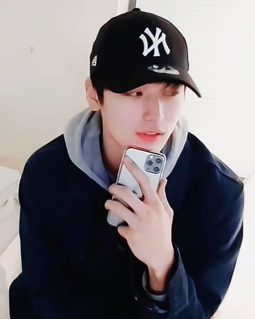 이주연... 얼굴은 여우상인데 하는짓은 고양이고 무대에선 늑대임.. | 인스티즈