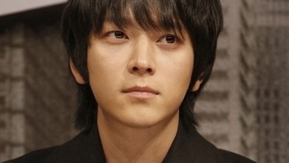 진짜 뜬금없는데 뭔가 이 여자분 얼굴에서 강동원 리즈시절 얼굴 보인다 | 인스티즈