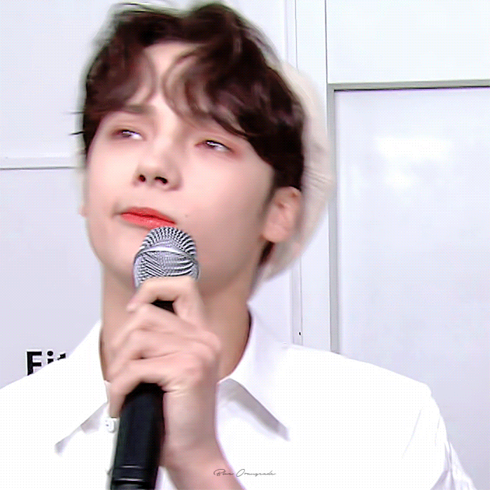 휴닝카이 오늘 뮤뱅 스페셜?엠씨 너무 이뻤어ㅠㅠ | 인스티즈