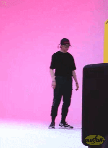 이거 진짜 스키즈 현진 레전드 움짤이라고 생각함 | 인스티즈