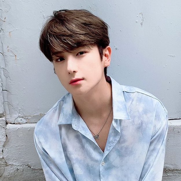 이재현 위더보 뜨자마자 더비들 다같이 확대중인거 개웃곀ㅋㅋㅋㅋ | 인스티즈