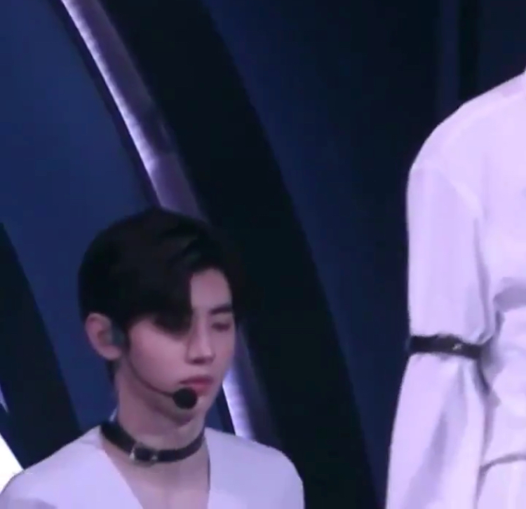 박성훈 헤어 만진 사람 반성해라😡 | 인스티즈