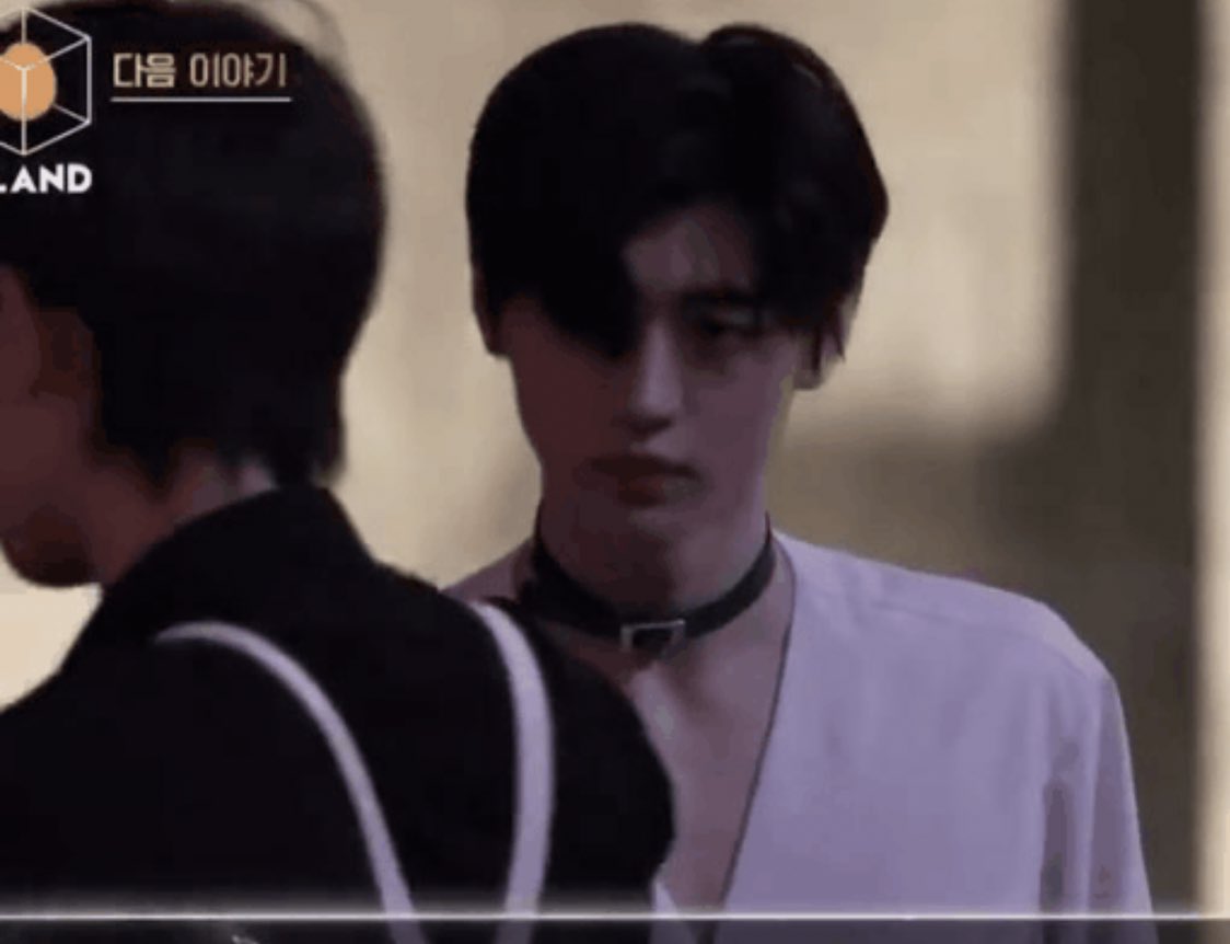 아이랜드 박성훈 초커 짤^_ | 인스티즈