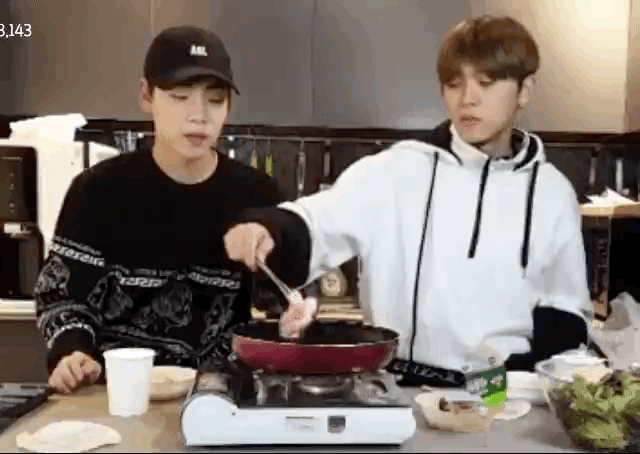 엠케이 불안켜고 삼겹살 구워도 사랑해❤️ | 인스티즈